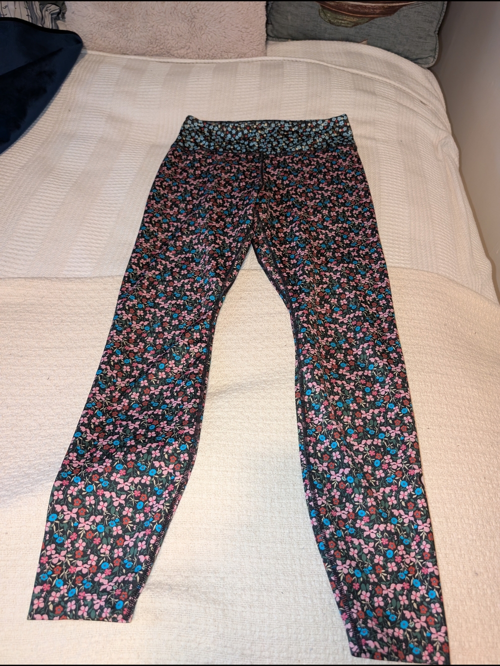 Nike Dri-FIT Floral Print Cropped Leggings Women's Medium Athletic Yoga Pants